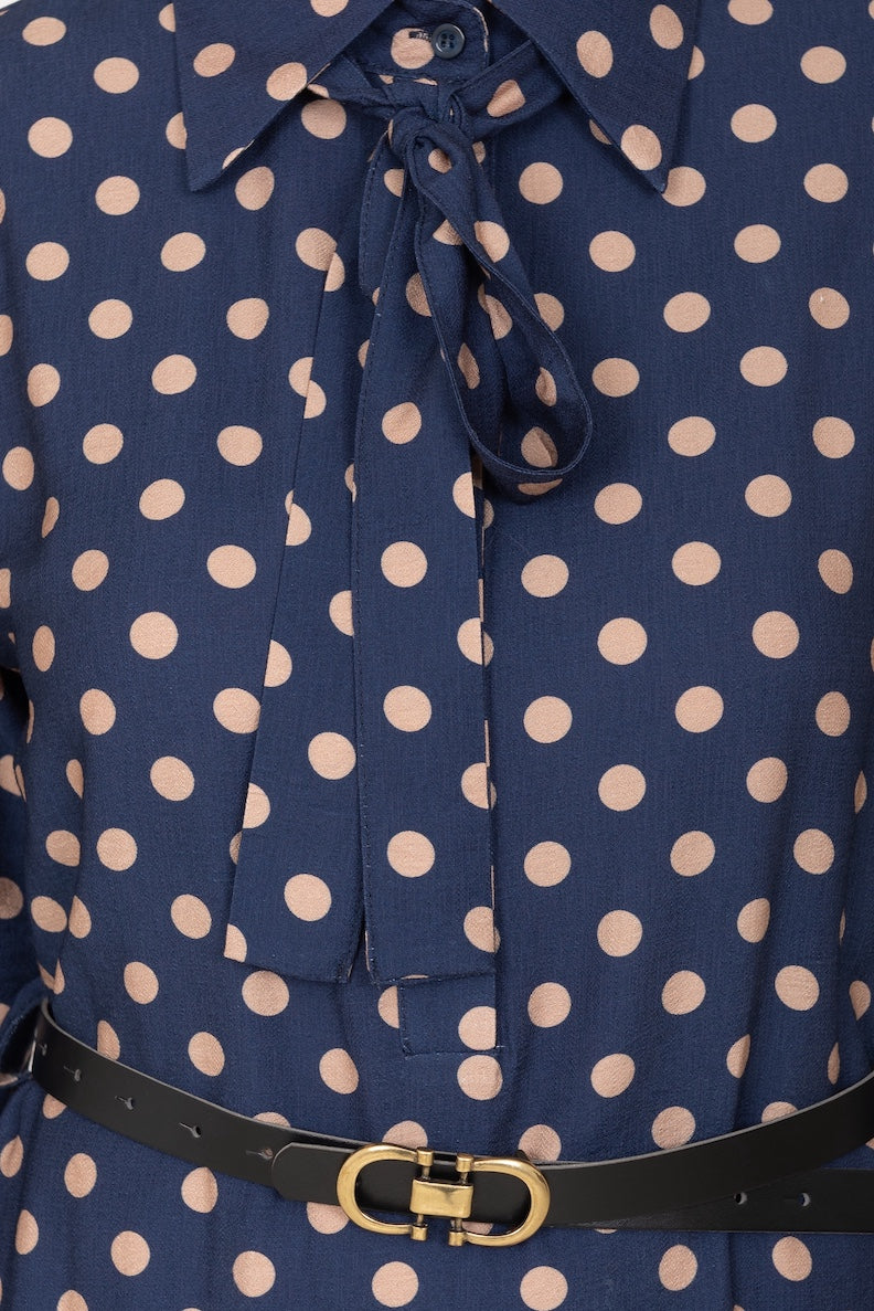 Abito pois con cintura elegante e alla moda