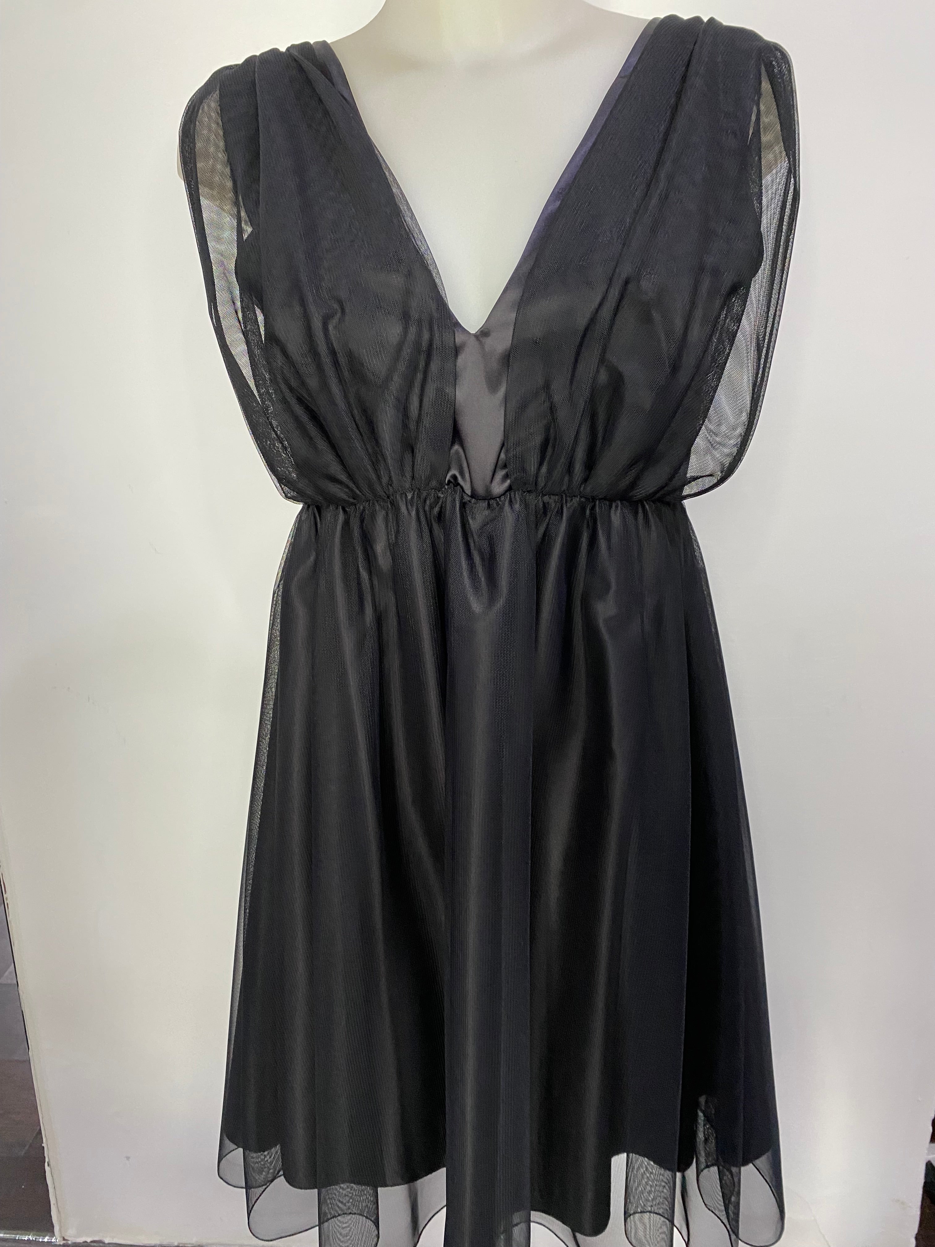 Abito tulle e raso No-nà: Eleganza e Stile Unici