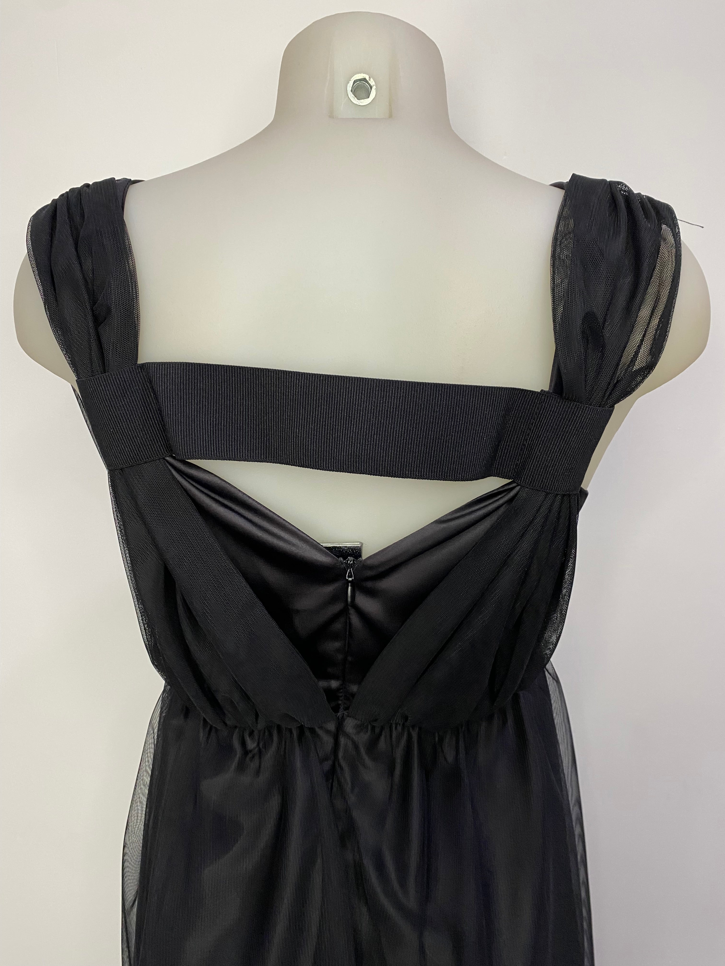Abito tulle e raso No-nà: Eleganza e Stile Unici
