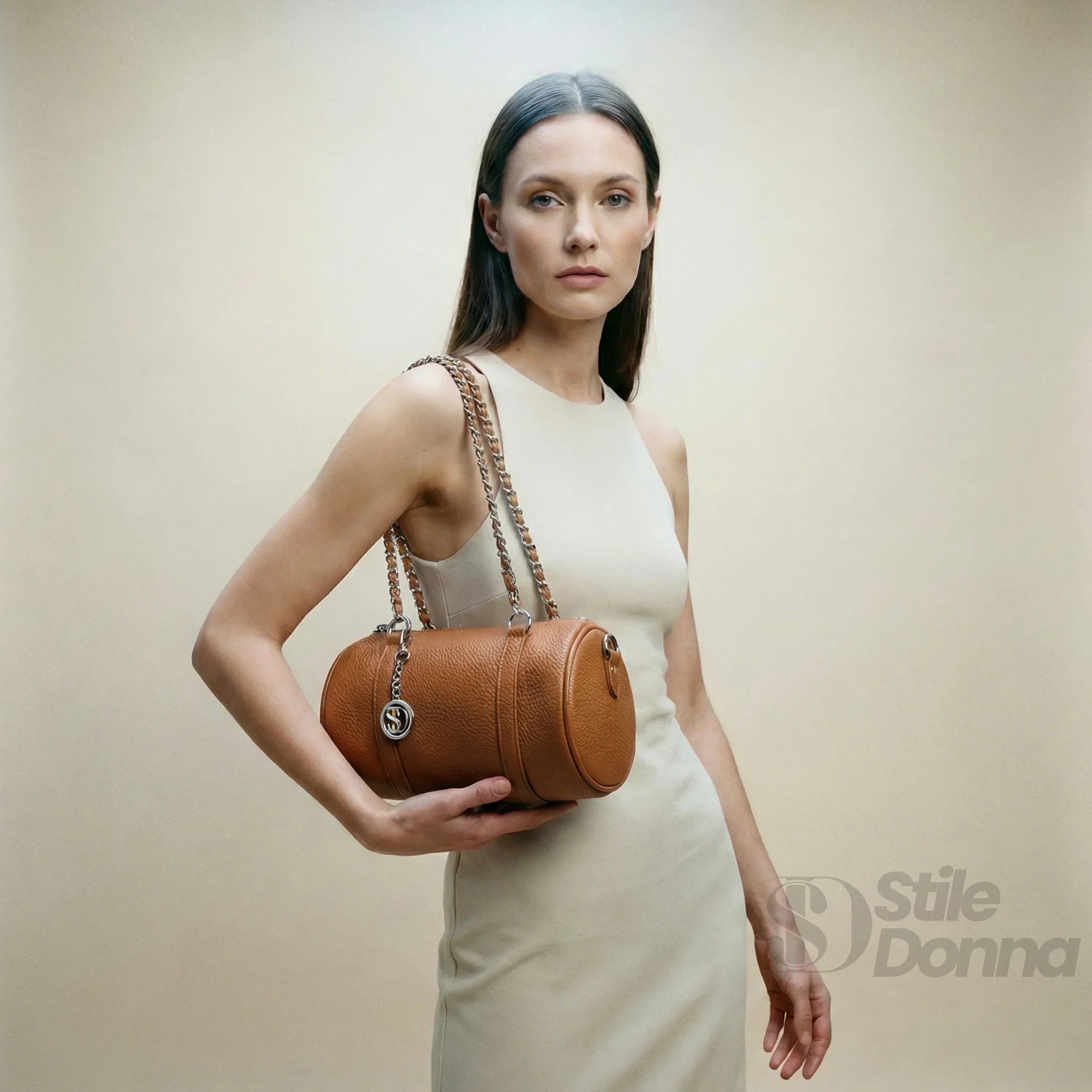 Borsa a Cilindro con Doppio Manico in EcoPelle Resistente, Design Architettonico Compatto