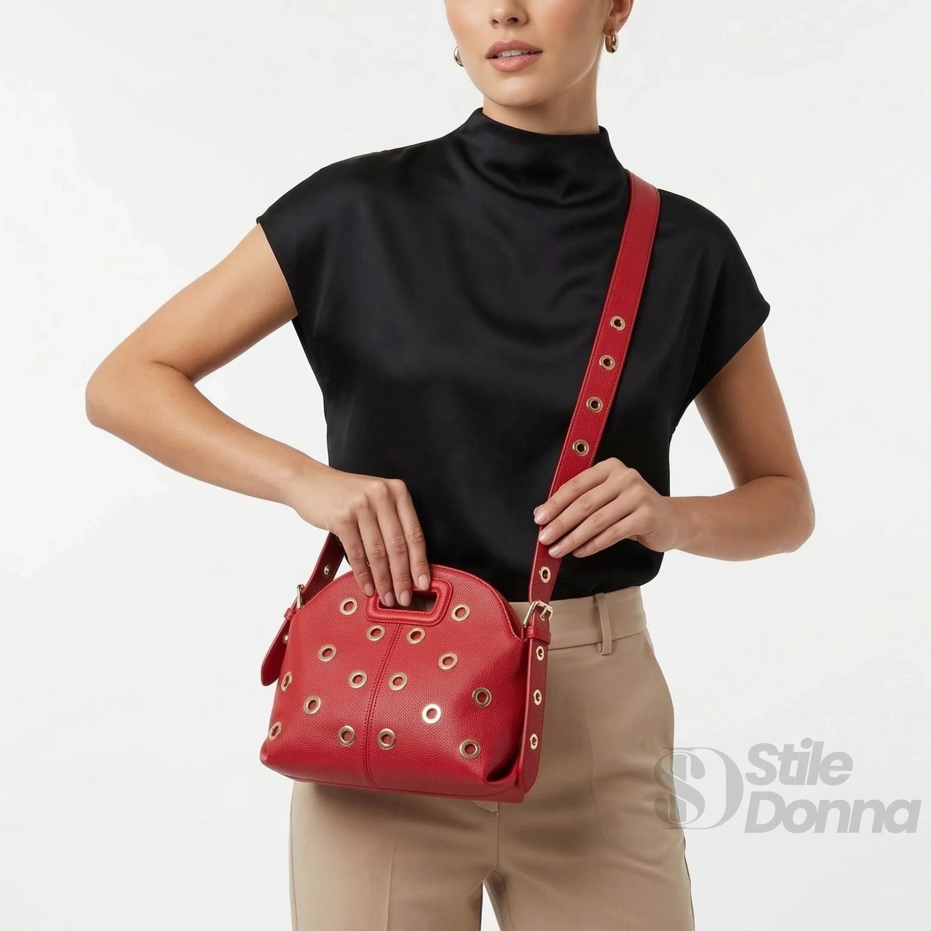 Borsa a Spalla Con Occhielli Circolari Oro In Ecopelle Resistente E Dettagli Dorati