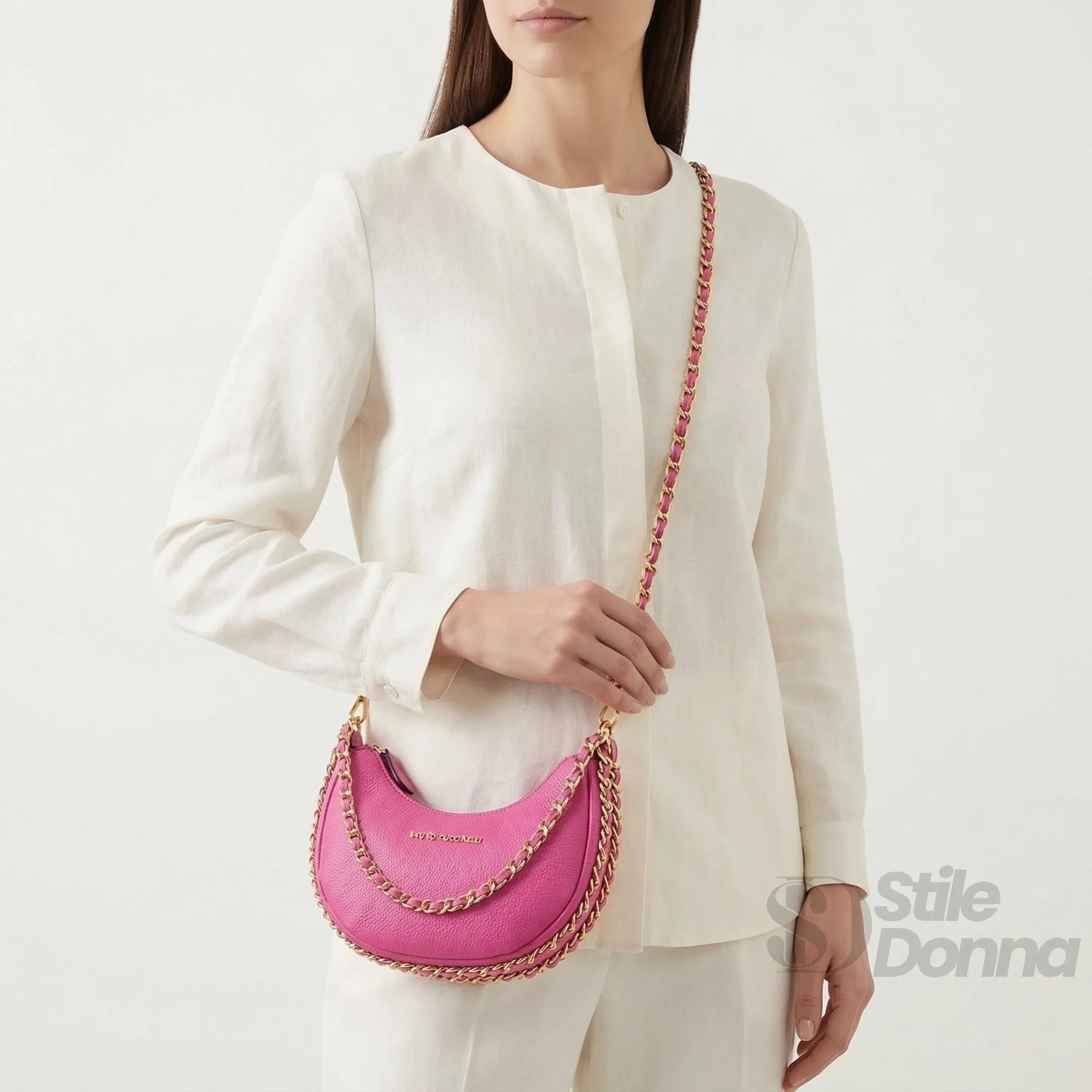 Enrico Coveri Borsa A Spalla Rosa Con Tracolla A Catena In Ecopelle Con Finiture Oro Chiusura A Zip