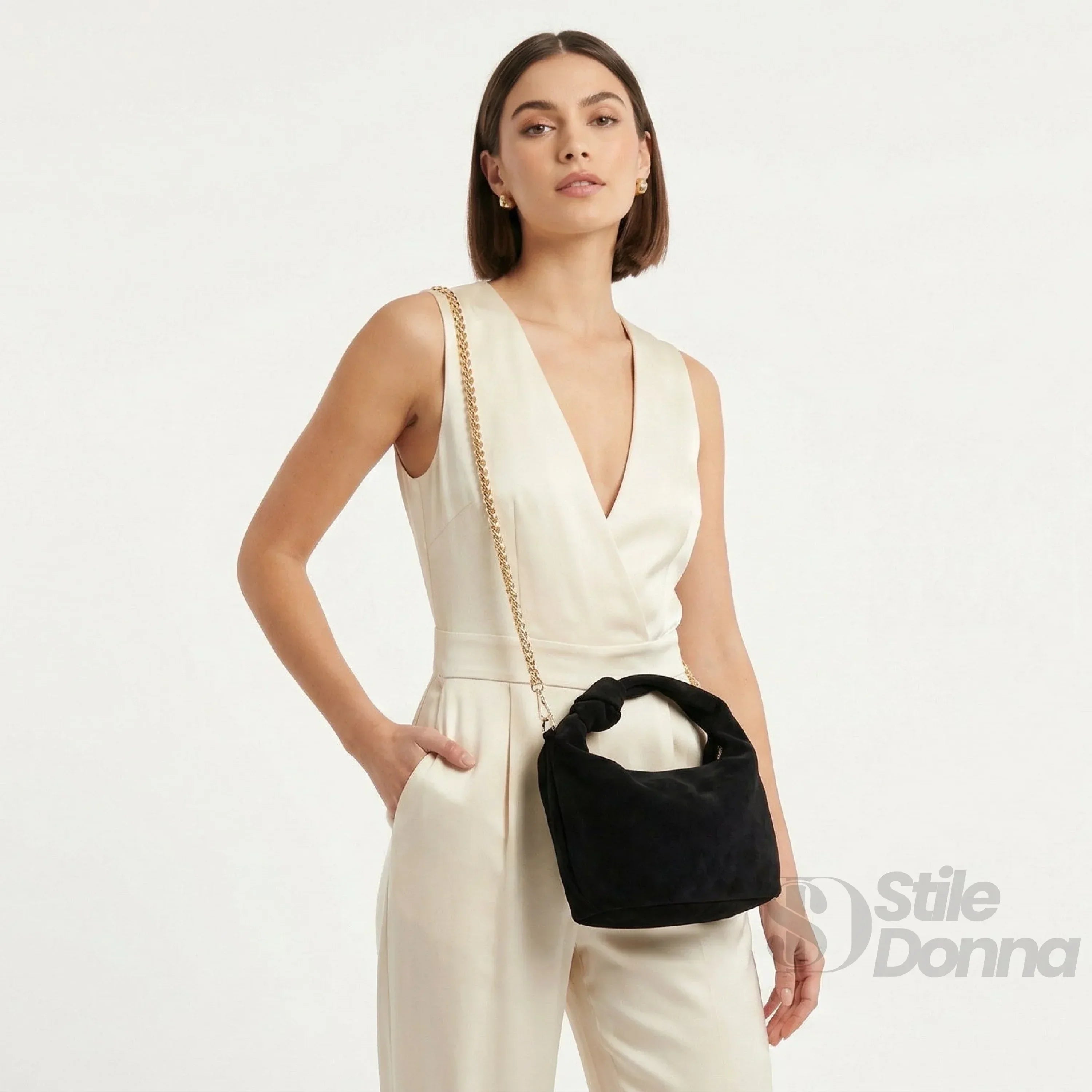 Borsa A Tracolla Hobo In Pelle Scamosciata Con Dettagli In Metallo Dorato Design Italiano E Leggera