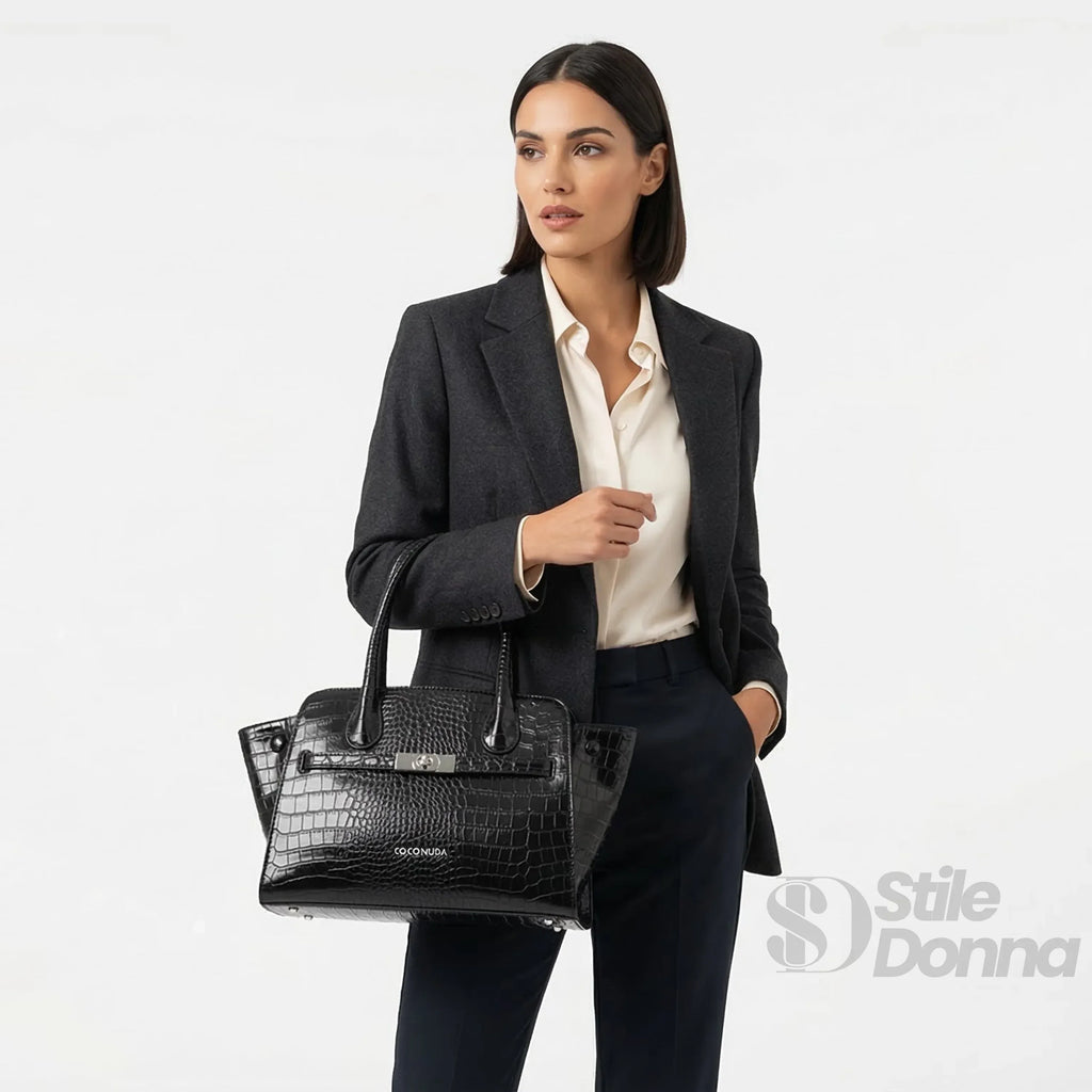 Borsa Nera In Pelle Verniciata Con Manici