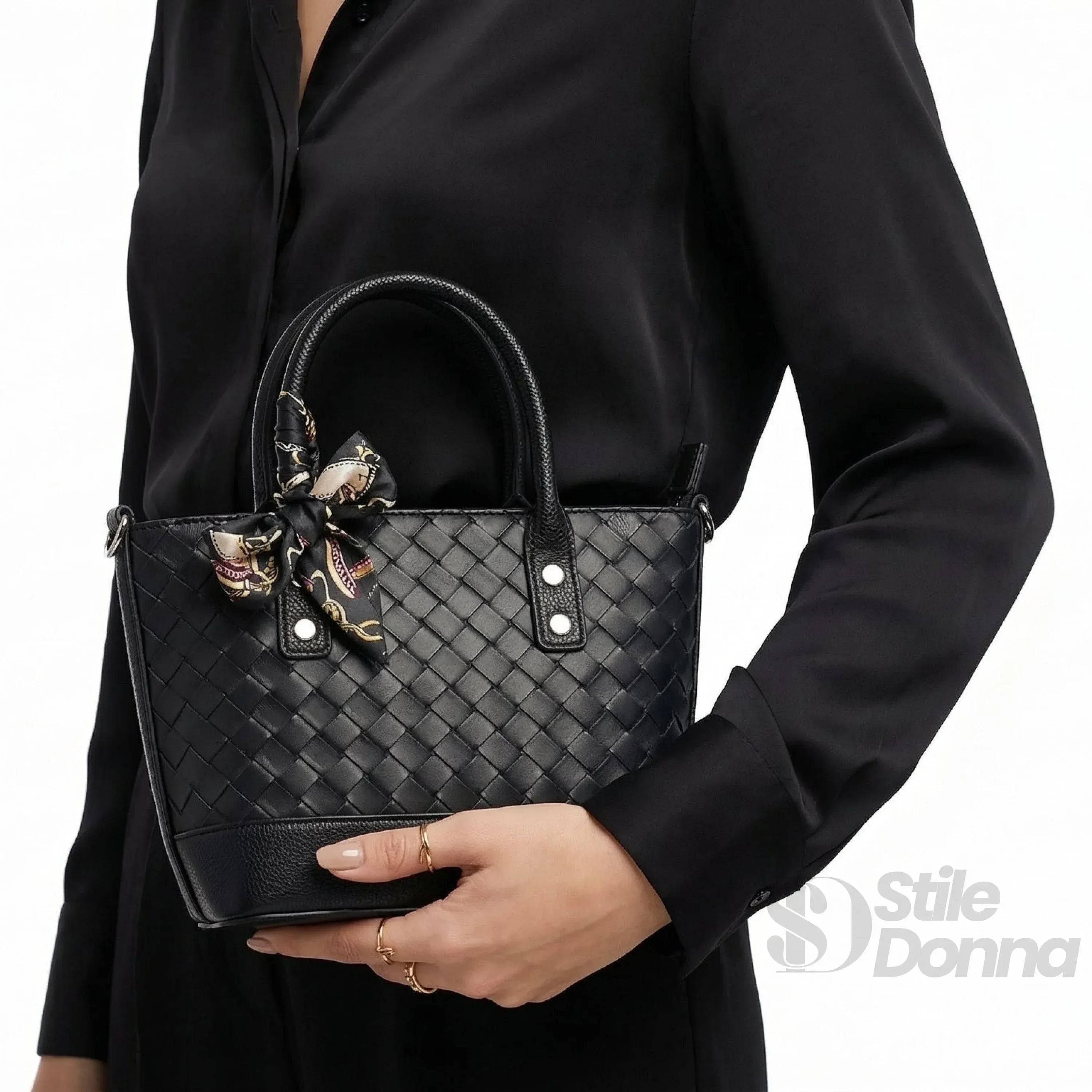 Borsa Shopper In Ecopelle Nera Intrecciata Con Sciarpa Interno Foderato Con Tasche