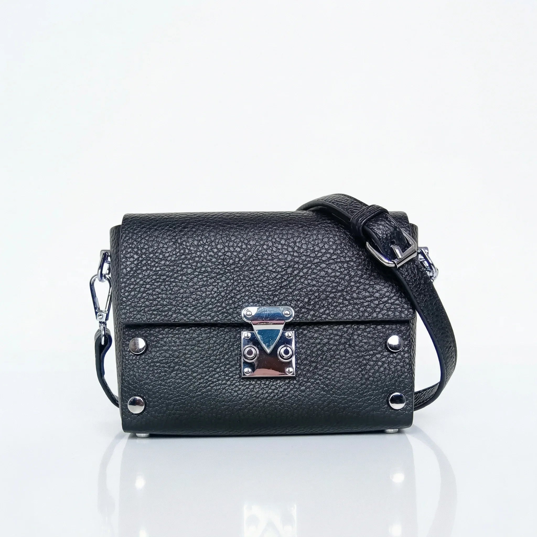 Pochette a Tracolla in Ecopelle Argento con Finiture