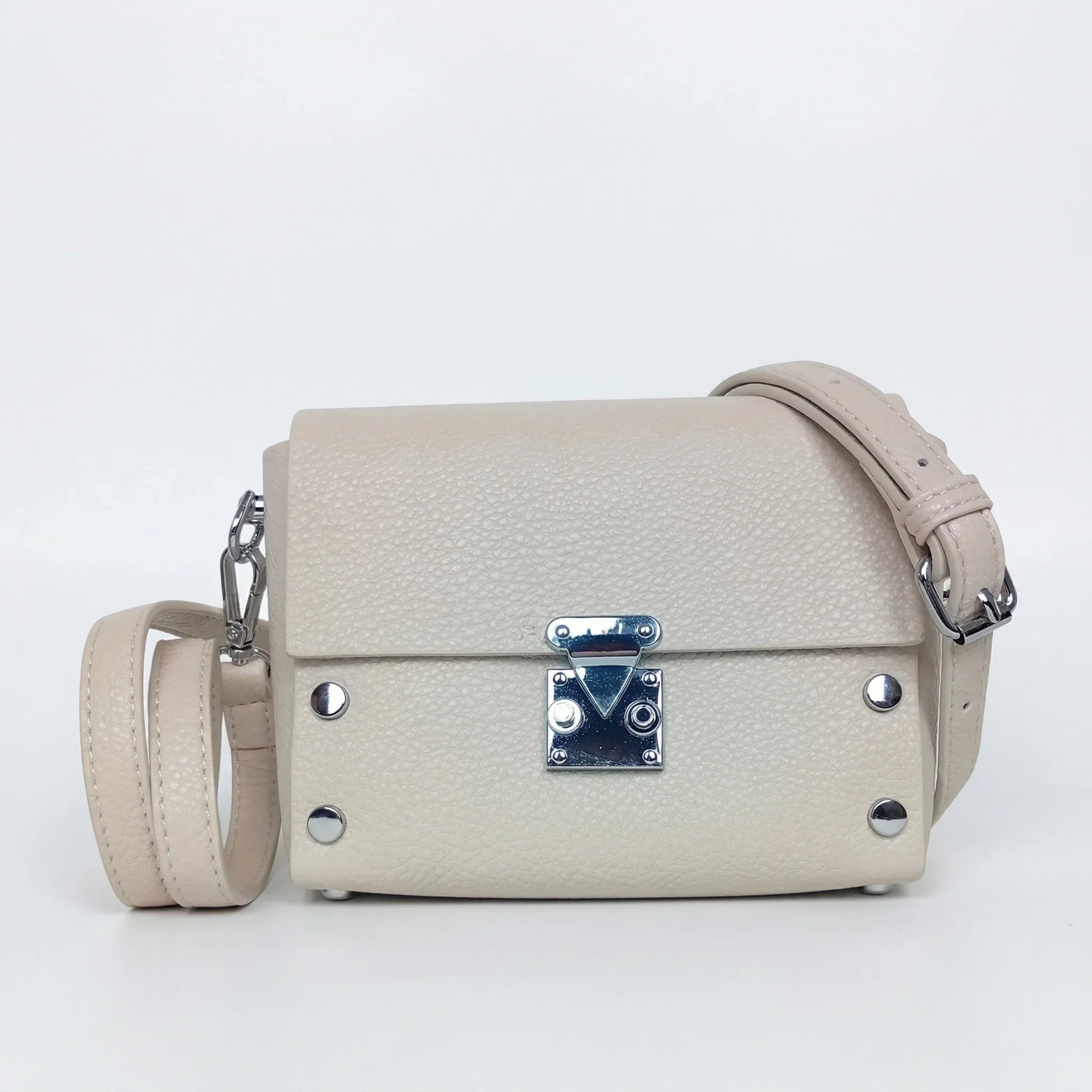 Pochette a Tracolla in Ecopelle Argento con Finiture
