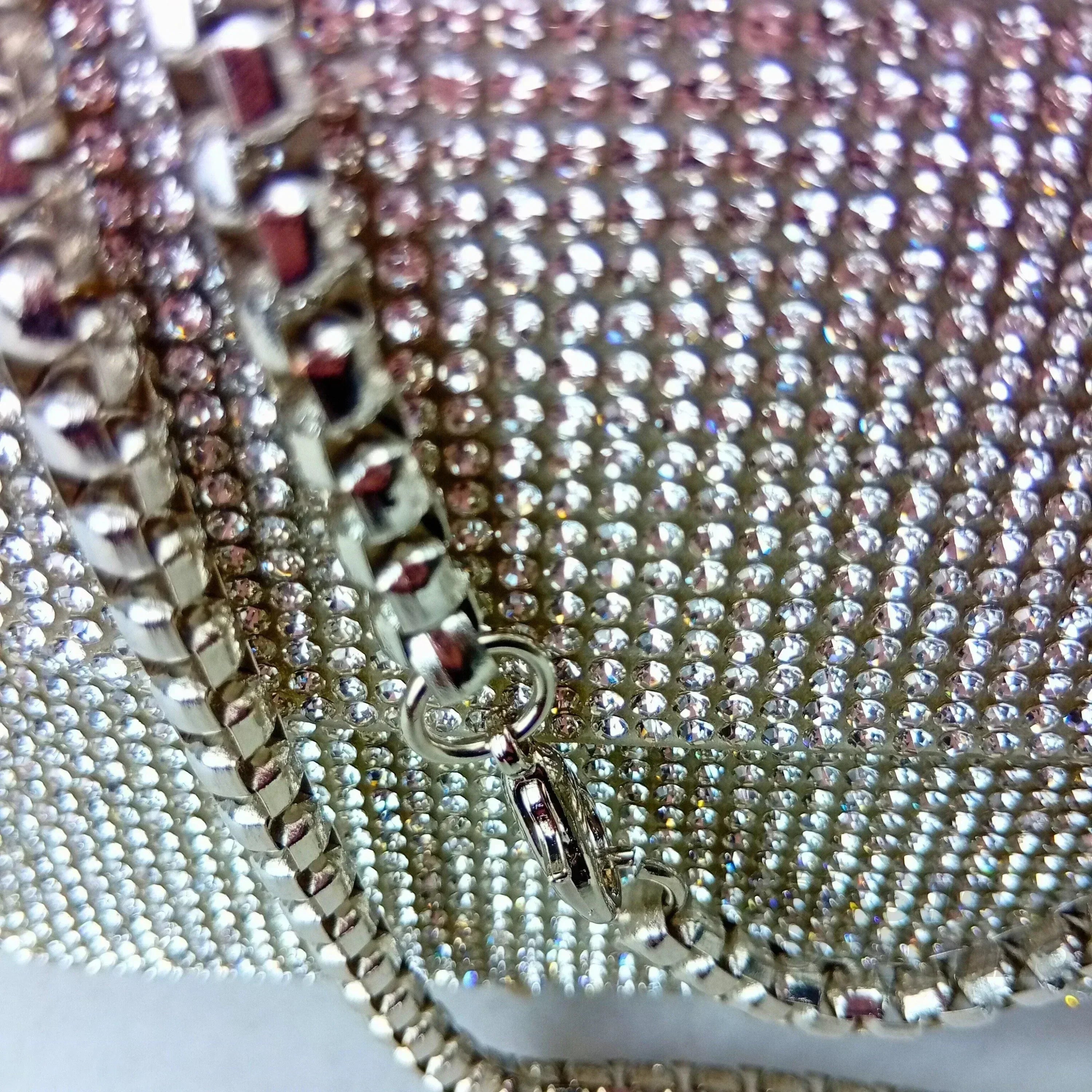 MS Pochette Strass MS-4654 Cristallo Dorato Esterno Vetro al Piombo Interno Microfibra Antistrappo Chiusura Magnetica